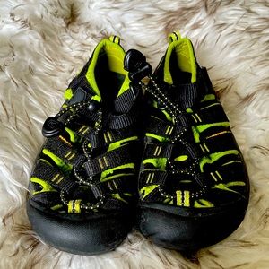 Keen size 11t vibrant sole sandals/shoes